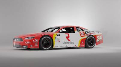 Voiture #24 Richelieu | Home Hardware | Cromwell