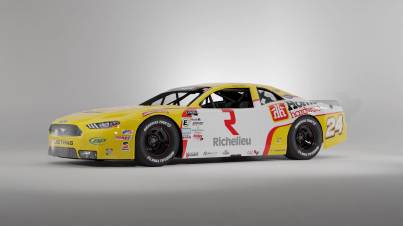 Voiture #24 Richelieu | Home Hardware | Cromwell